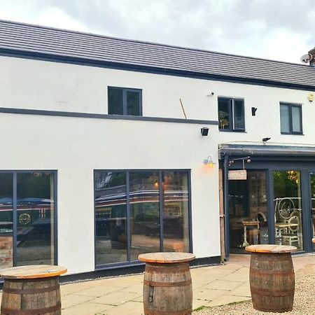 The Waterside Bar, Rooms & Restaurant Swinton  Exteriér fotografie