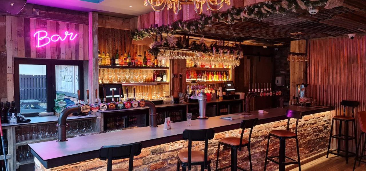 The Waterside Bar, Rooms & Restaurant Swinton  Exteriér fotografie