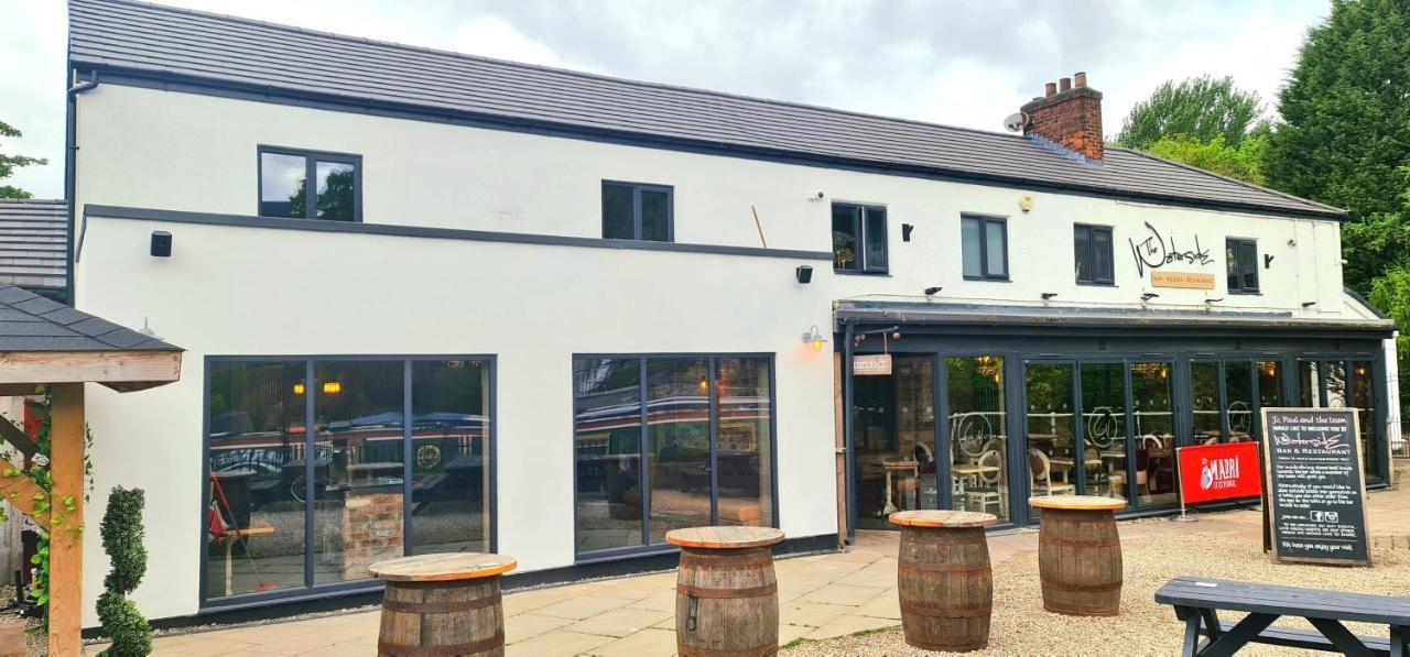 The Waterside Bar, Rooms & Restaurant Swinton  Exteriér fotografie