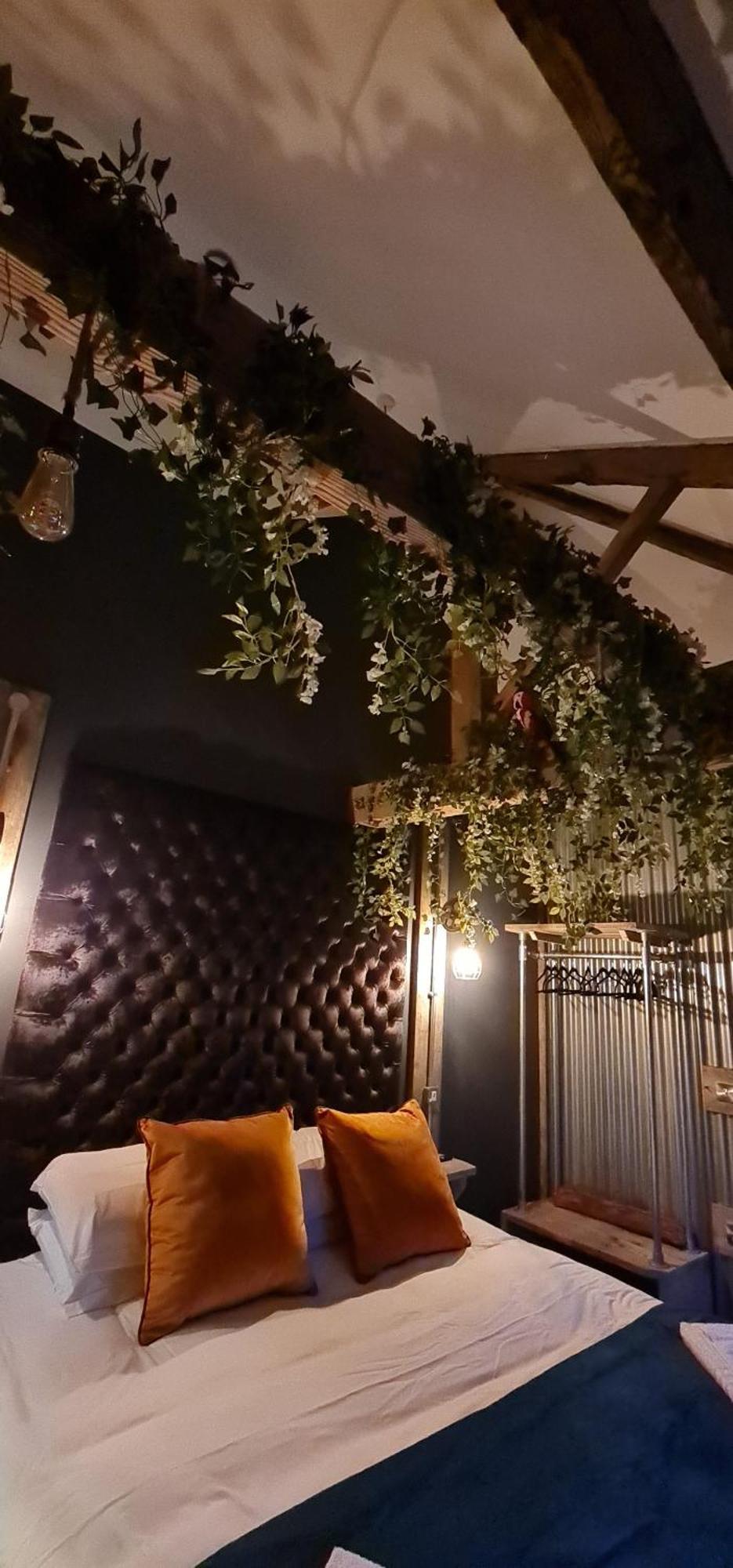 The Waterside Bar, Rooms & Restaurant Swinton  Pokoj fotografie