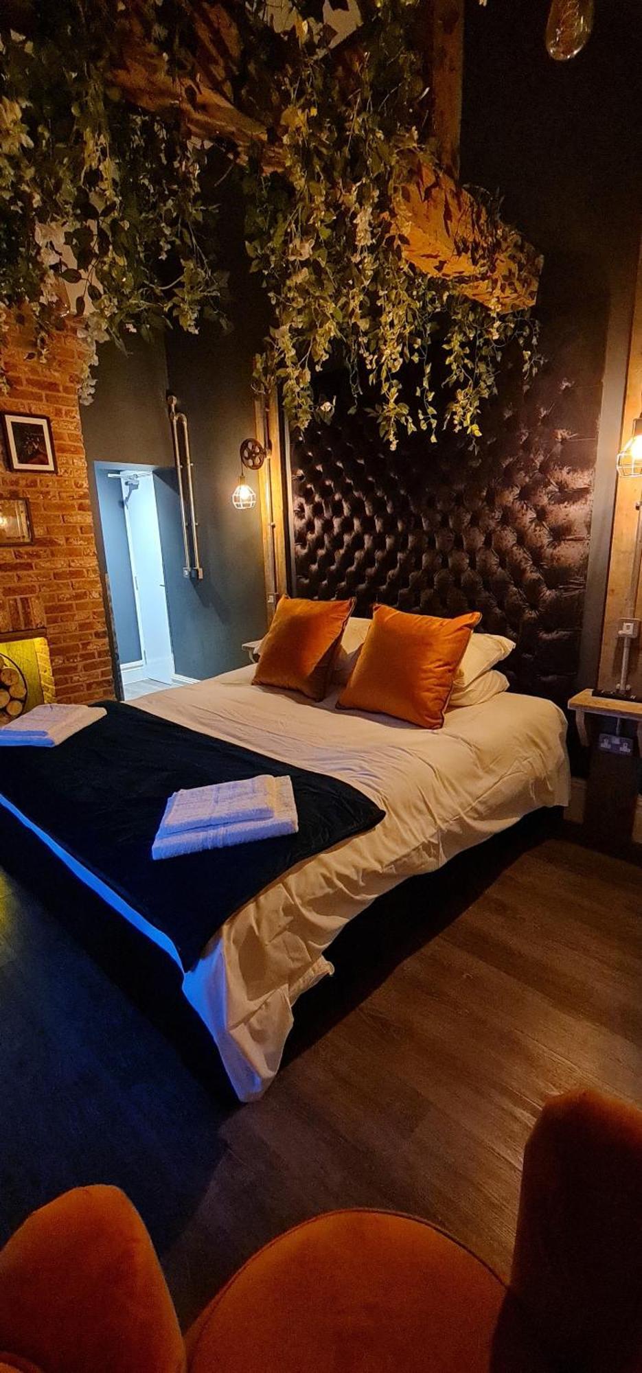 The Waterside Bar, Rooms & Restaurant Swinton  Pokoj fotografie